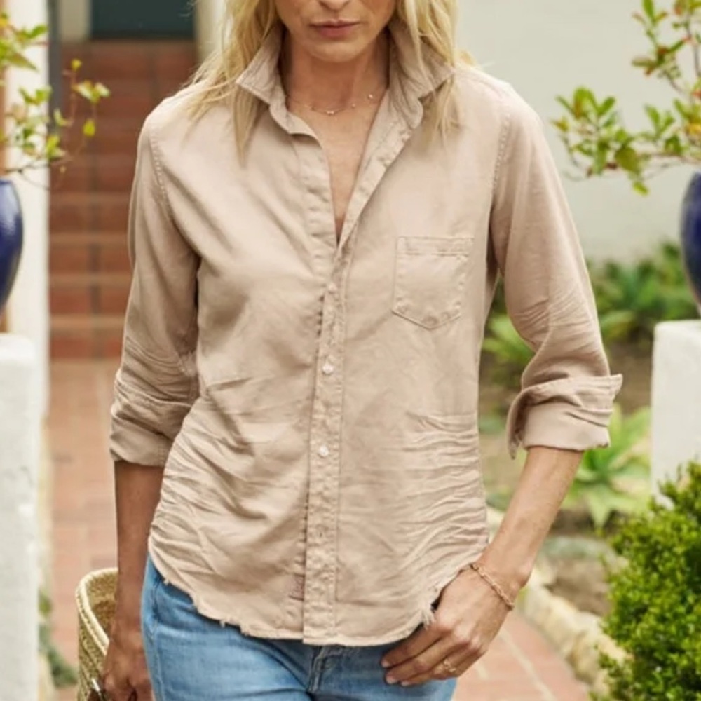 EUC Frank & Eileen “Barry” Button Down Shirt – Tan – Women’s Sz M Woven in Italy